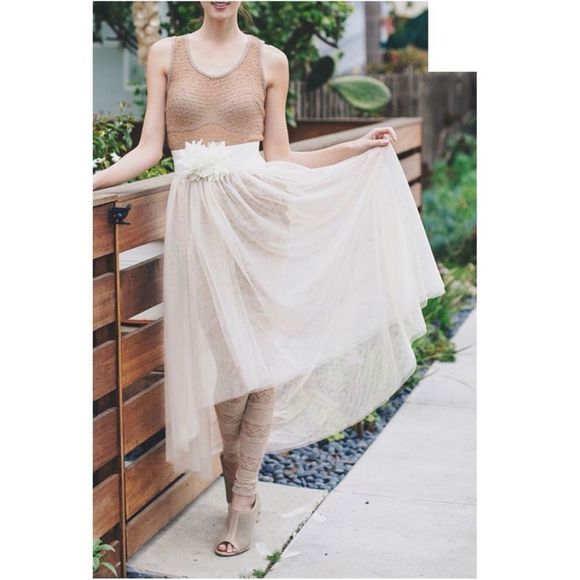 NWT Anthropologie Tulle Skirt with Flower Detail - Picture 5 of 5